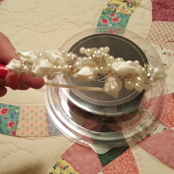 #222 David's Bridal - Crystal & Pearl like beaded Ivory headband - Picture 8 of 9